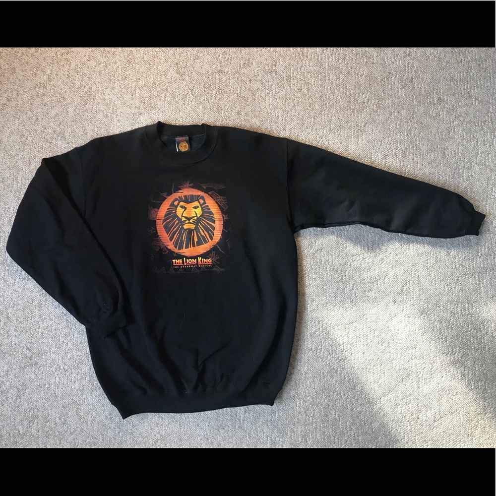 NWOT ⭐️ Disney’s Lion King Crew Neck Sweatshirt